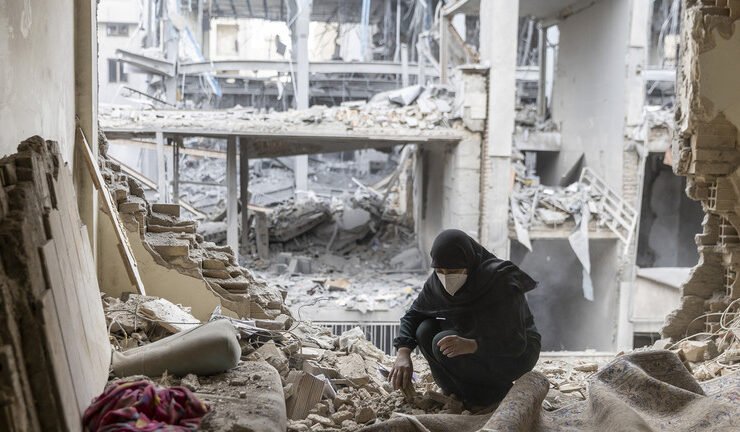 Rais wa Marekani Donald Trump amewakosoa washirika waliokataa ombi lake la kuisaidia Washington kufungua kikamilifu Mlango wa Hormuz. Hadi sasa hakuna nchi iliyojitolea kutuma manowari katika njia hiyo muhimu ya maji, ambayo Iran inadai imefungwa kwa maadui wake, yaani Marekani na Israel.